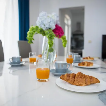 Faros Apartman *