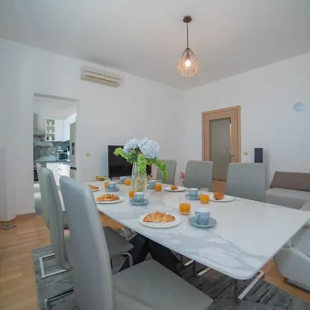 Apartman Faros