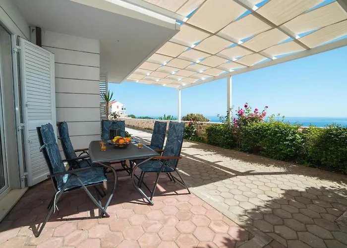 Apartament Faros *